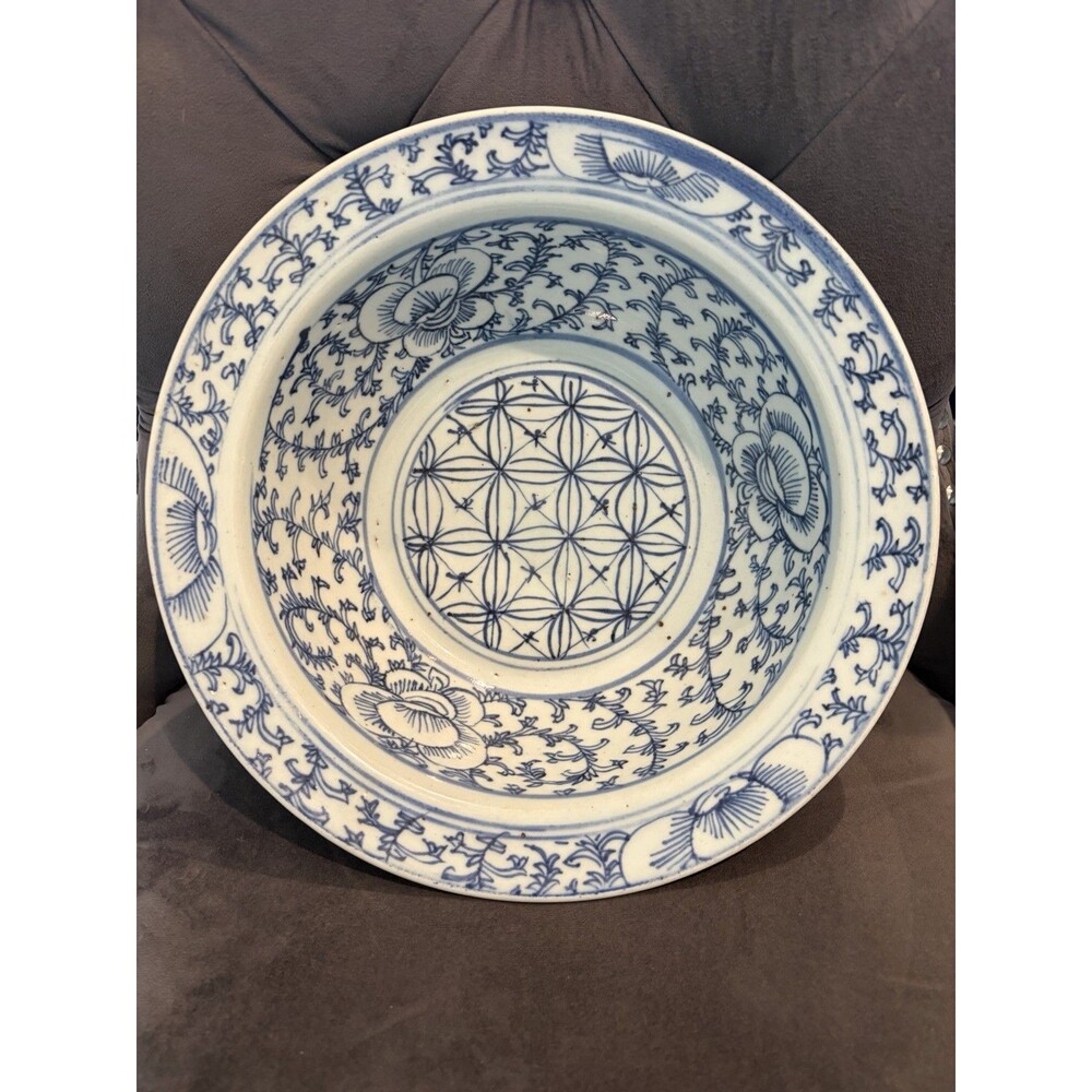 Large Antique Chinese Blue and White Sweet Pea Wash Basin Bowl - Qing Dynasty